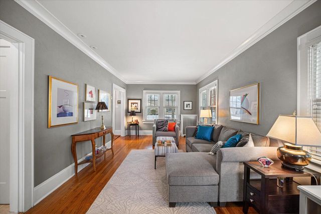 4917 N Bartlett AVENUE, Whitefish Bay, WI 53217