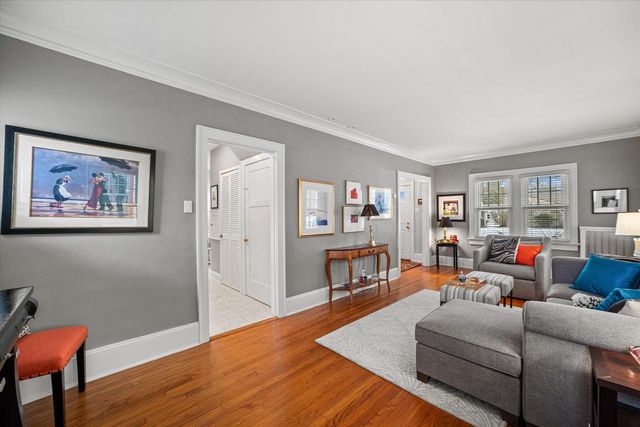 4917 N Bartlett AVENUE, Whitefish Bay, WI 53217