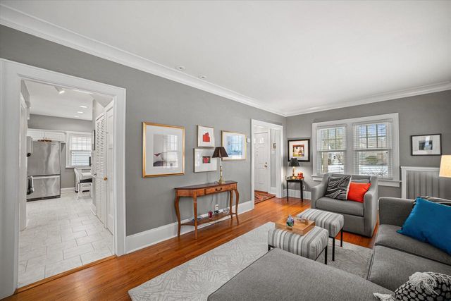 4917 N Bartlett AVENUE, Whitefish Bay, WI 53217