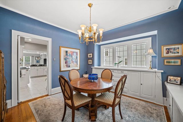 4917 N Bartlett AVENUE, Whitefish Bay, WI 53217