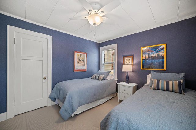 4917 N Bartlett AVENUE, Whitefish Bay, WI 53217