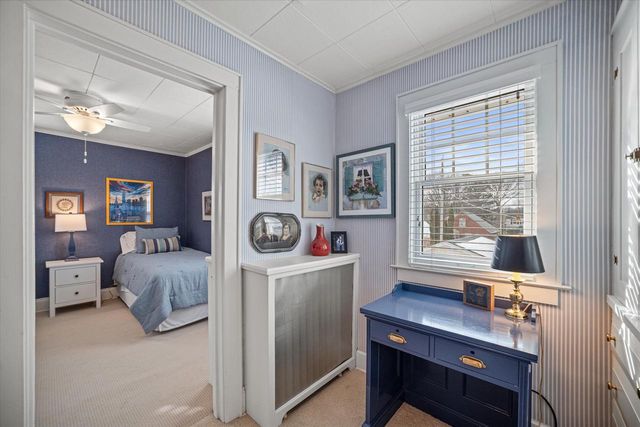 4917 N Bartlett AVENUE, Whitefish Bay, WI 53217