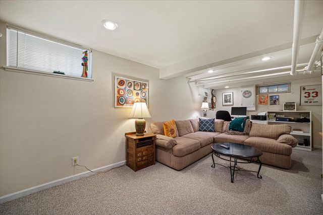 4917 N Bartlett AVENUE, Whitefish Bay, WI 53217