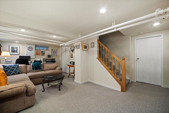 4917 N Bartlett AVENUE, Whitefish Bay, WI 53217