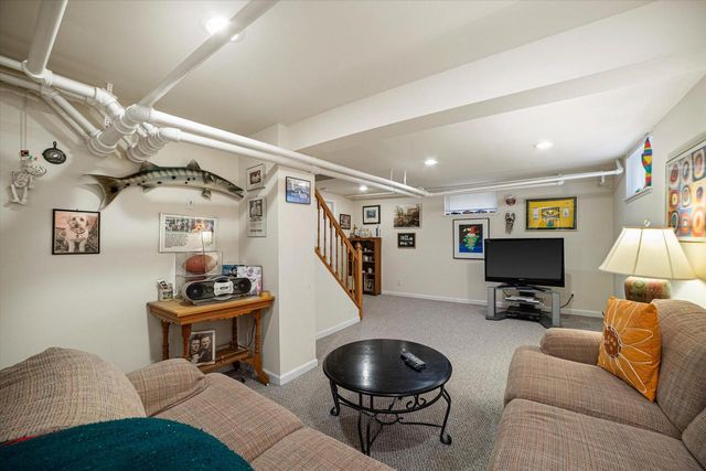 4917 N Bartlett AVENUE, Whitefish Bay, WI 53217