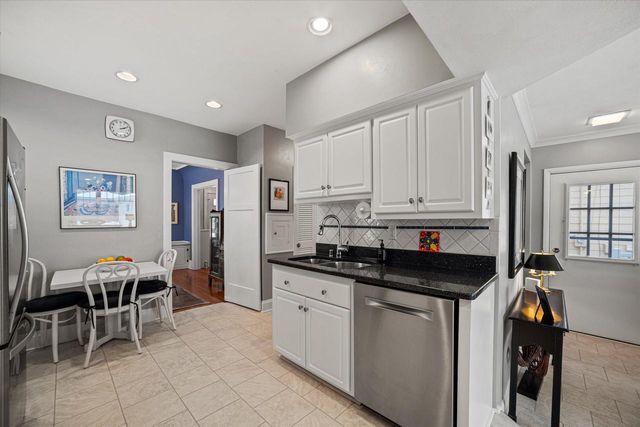 4917 N Bartlett AVENUE, Whitefish Bay, WI 53217