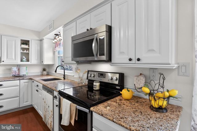 6670 MAYFLOWER DR, Bensalem, PA 19020