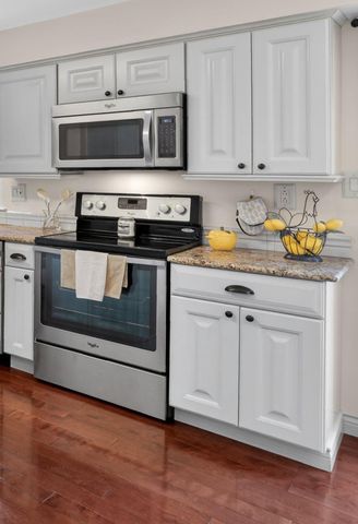 6670 MAYFLOWER DR, Bensalem, PA 19020