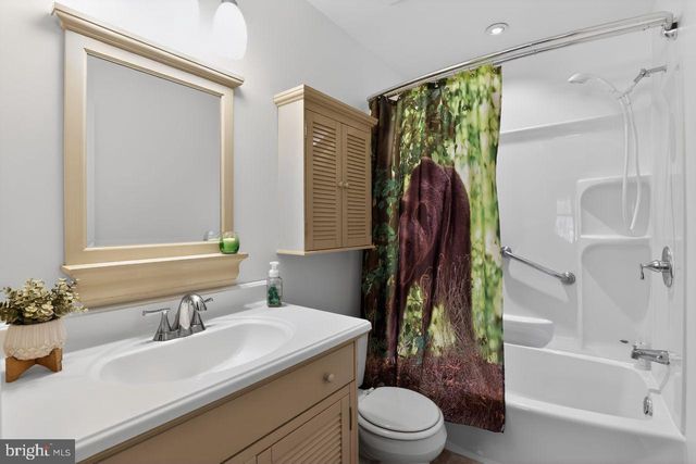 6670 MAYFLOWER DR, Bensalem, PA 19020