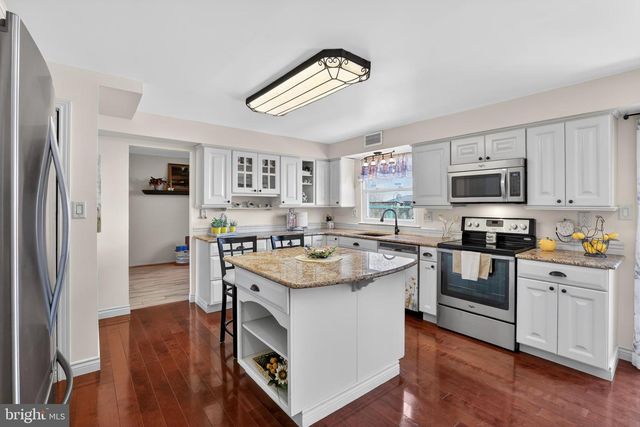 6670 MAYFLOWER DR, Bensalem, PA 19020