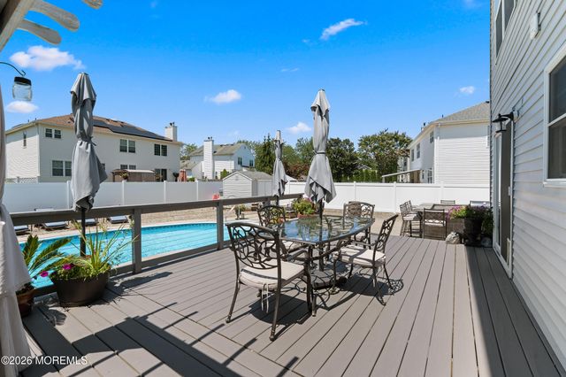 43 Sun Hollow Road, Howell, NJ 07731