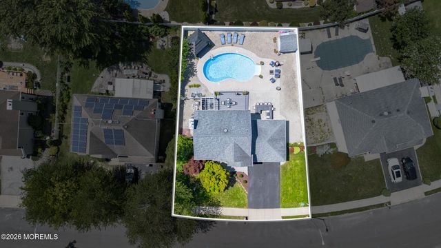 43 Sun Hollow Road, Howell, NJ 07731