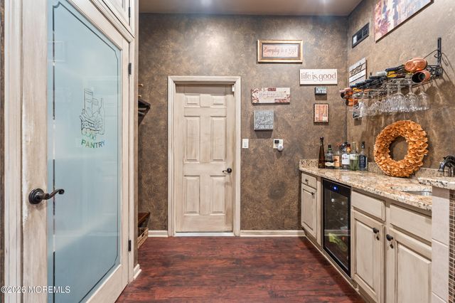 43 Sun Hollow Road, Howell, NJ 07731