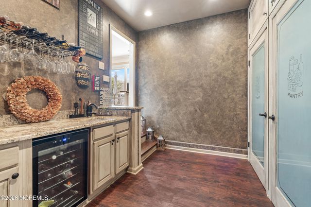 43 Sun Hollow Road, Howell, NJ 07731