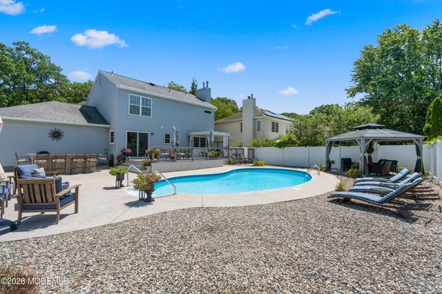 43 Sun Hollow Road, Howell, NJ 07731