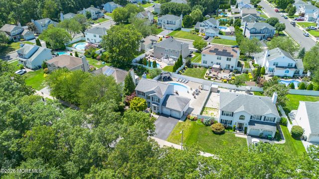 43 Sun Hollow Road, Howell, NJ 07731