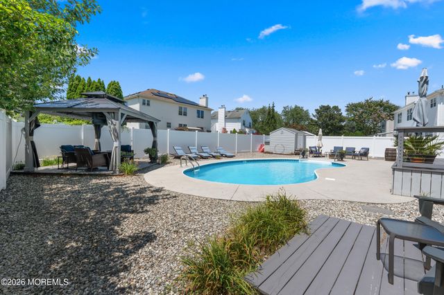 43 Sun Hollow Road, Howell, NJ 07731