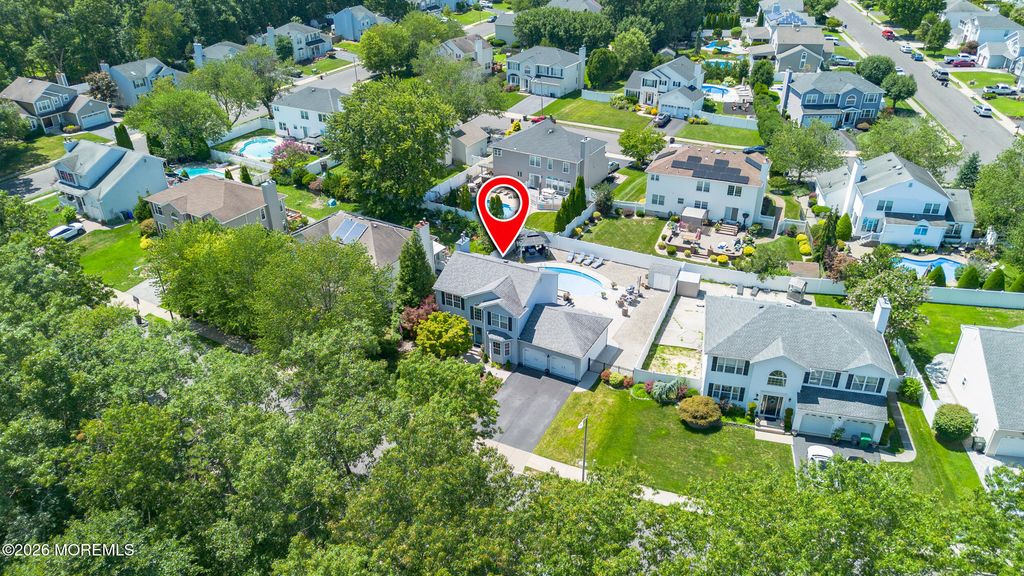 43 Sun Hollow Road, Howell, NJ 07731