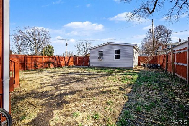 130 N Indiana Avenue, Belleville, IL 62221