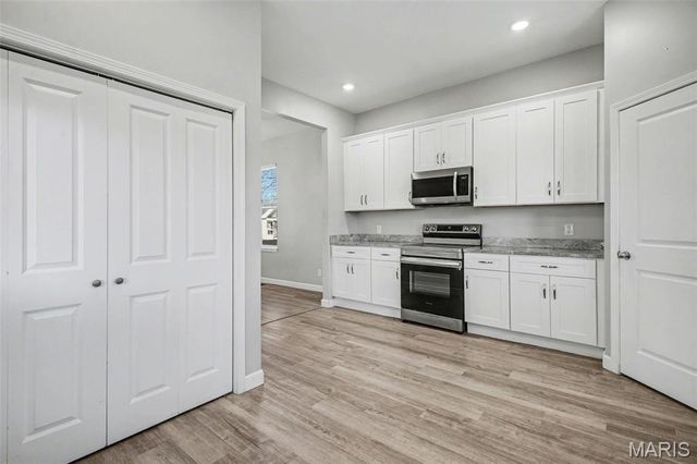 130 N Indiana Avenue, Belleville, IL 62221