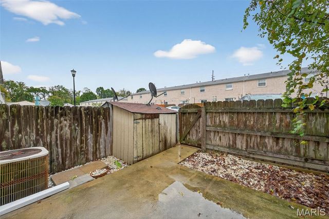 4044 Paule Avenue, St Louis, MO 63125