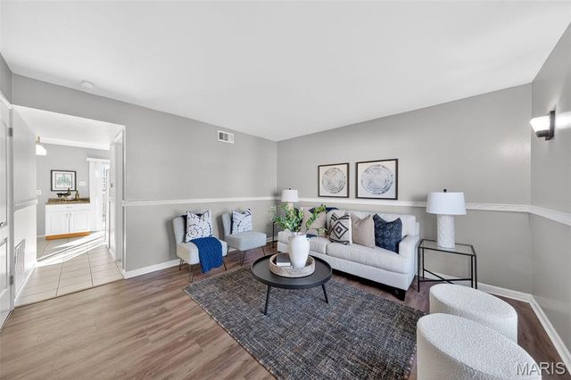 4044 Paule Avenue, St Louis, MO 63125