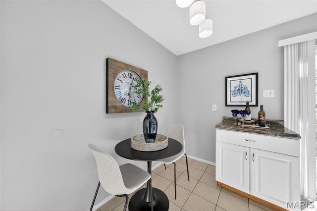 4044 Paule Avenue, St Louis, MO 63125