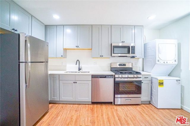 6469 Calhoun Avenue, Van Nuys (los Angeles), CA 91401