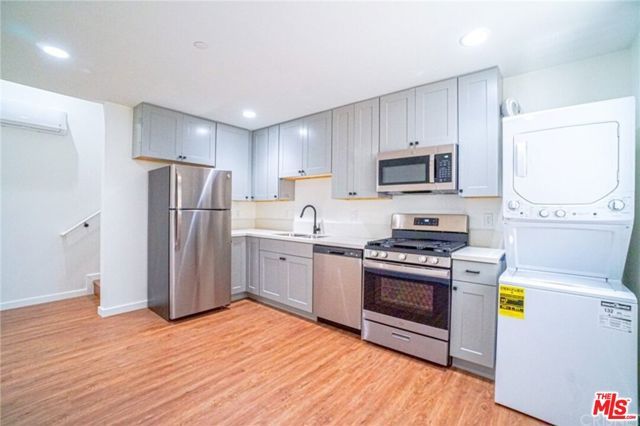 6469 Calhoun Avenue, Van Nuys (los Angeles), CA 91401
