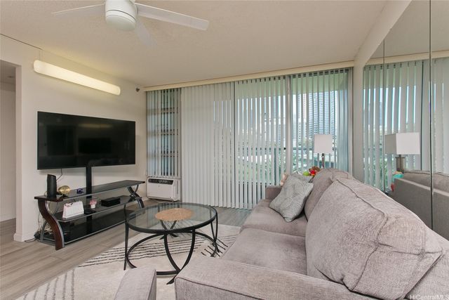 1448 Young Street 203, Honolulu, HI 96814