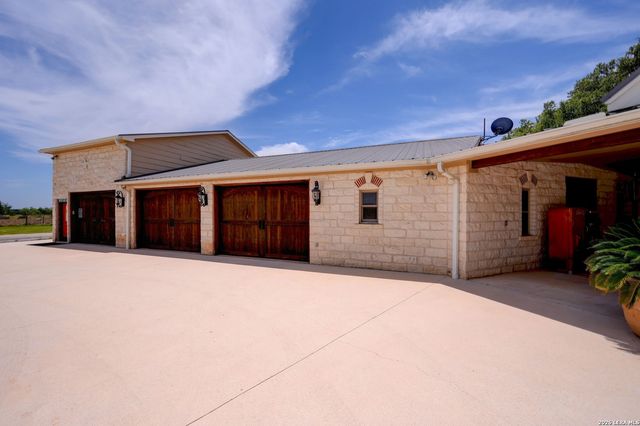 3095 Ranch Road 165, Blanco, TX 78606