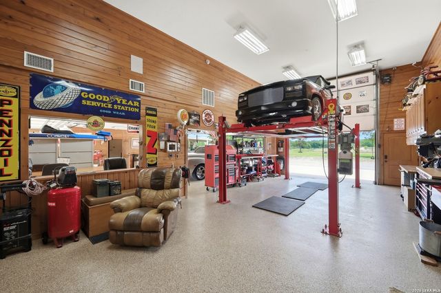 3095 Ranch Road 165, Blanco, TX 78606