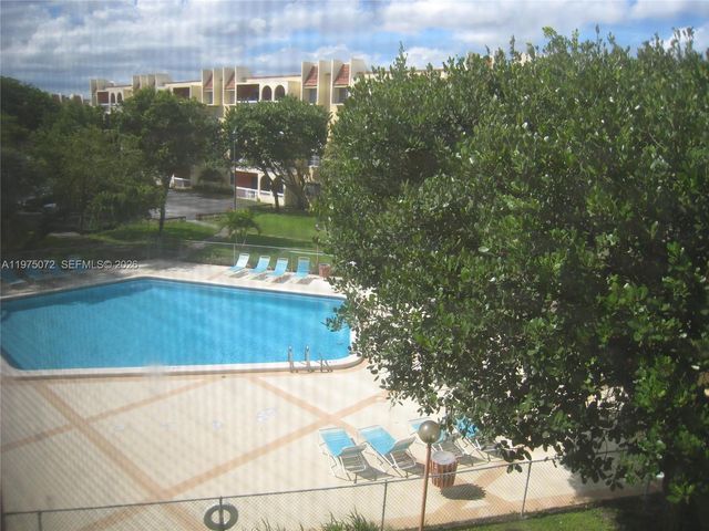 7722 Camino Real D301, Miami, FL 33143