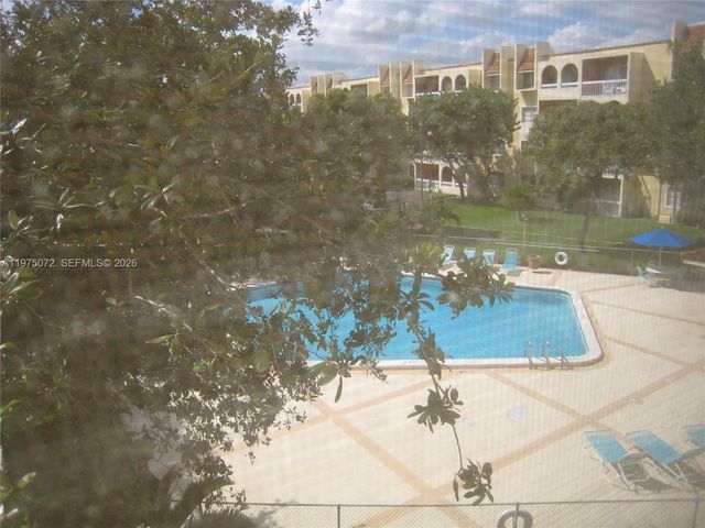 7722 Camino Real D301, Miami, FL 33143