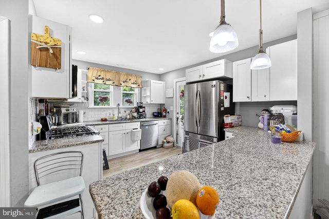 594 E HOLLY AVE, Pitman, NJ 08071