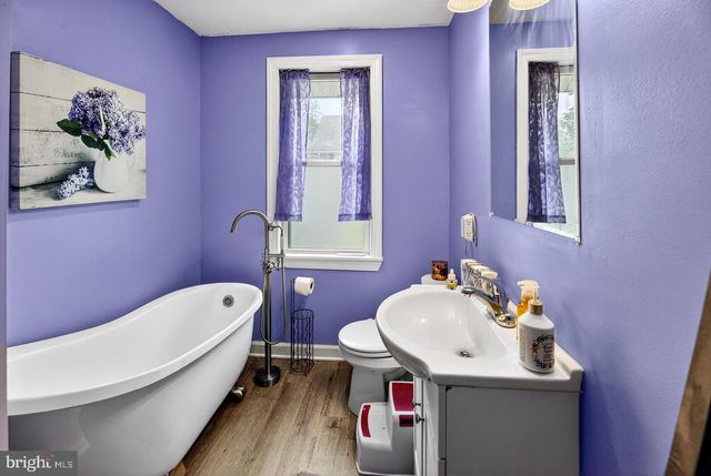 594 E HOLLY AVE, Pitman, NJ 08071