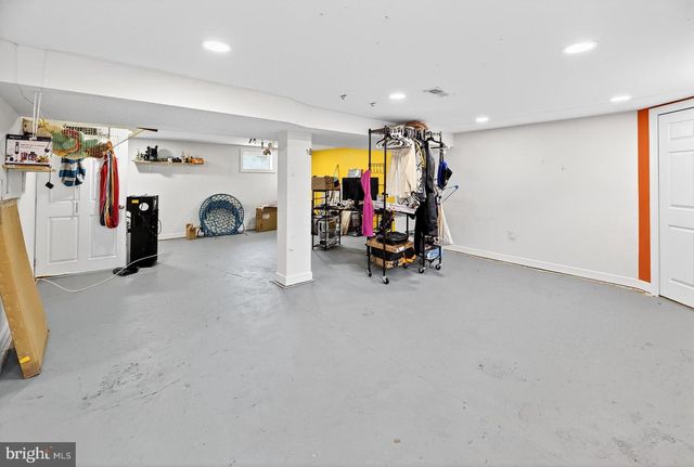 594 E HOLLY AVE, Pitman, NJ 08071