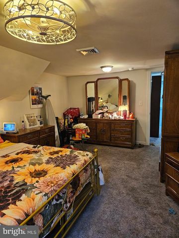 594 E HOLLY AVE, Pitman, NJ 08071