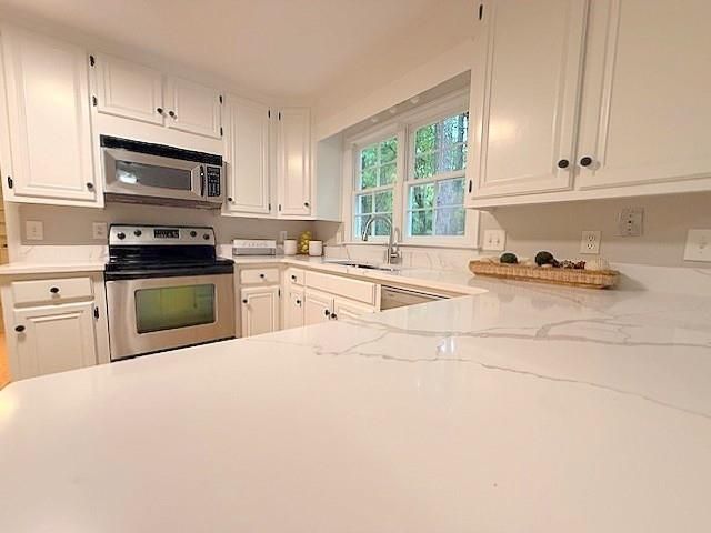 153 Lakeside Drive, Kennesaw, GA 30144