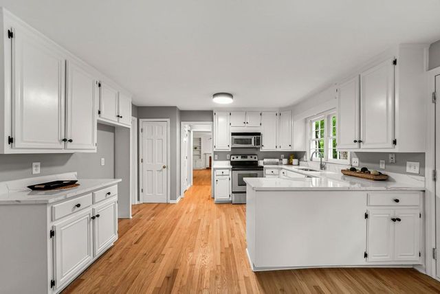 153 Lakeside Drive, Kennesaw, GA 30144