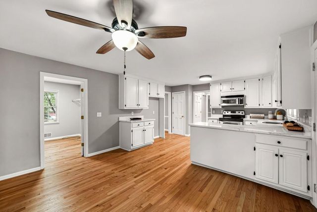 153 Lakeside Drive, Kennesaw, GA 30144