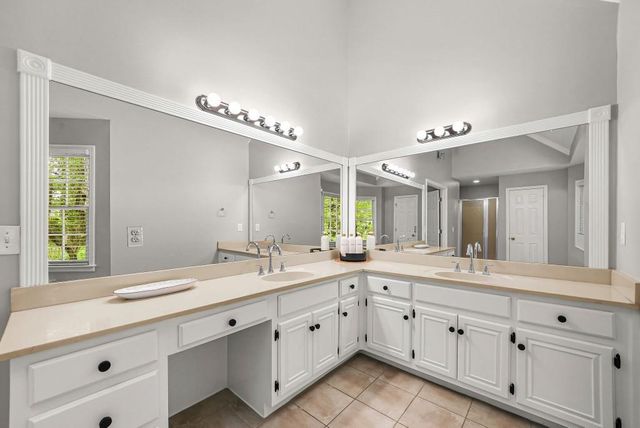 153 Lakeside Drive, Kennesaw, GA 30144