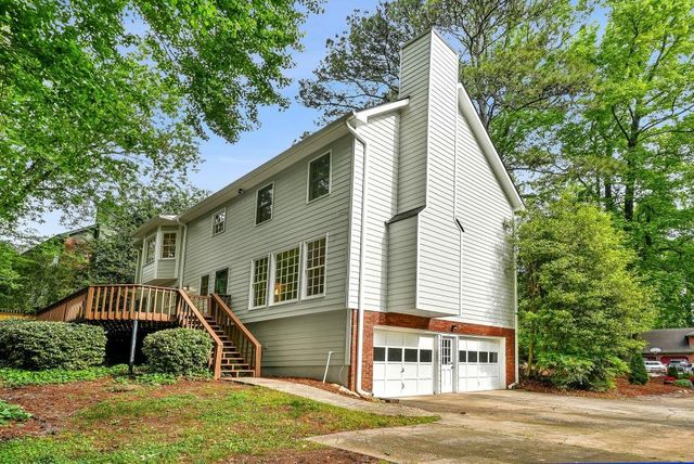 153 Lakeside Drive, Kennesaw, GA 30144