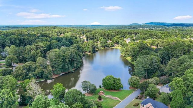153 Lakeside Drive, Kennesaw, GA 30144