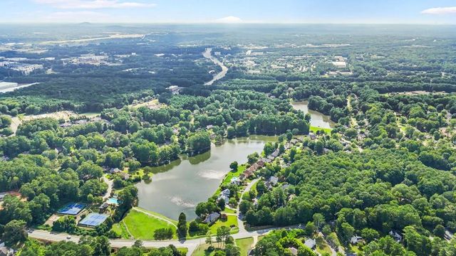 153 Lakeside Drive, Kennesaw, GA 30144