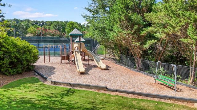 153 Lakeside Drive, Kennesaw, GA 30144