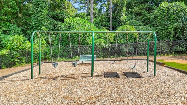 153 Lakeside Drive, Kennesaw, GA 30144