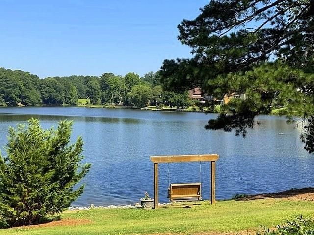 153 Lakeside Drive, Kennesaw, GA 30144