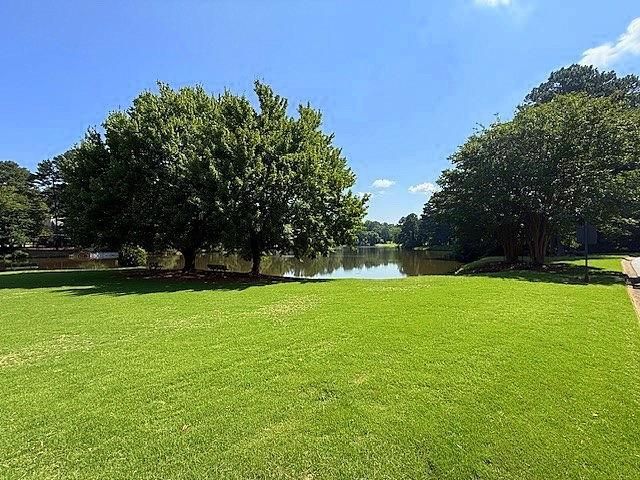 153 Lakeside Drive, Kennesaw, GA 30144