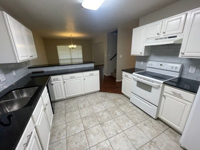 803 Chambers Creek, Hewitt, TX 76643